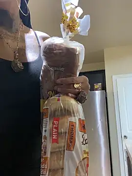 Snapshot of MzParker chatting on 02/11/26, 04:23 MzParker online show from 02/11/26, 04:23