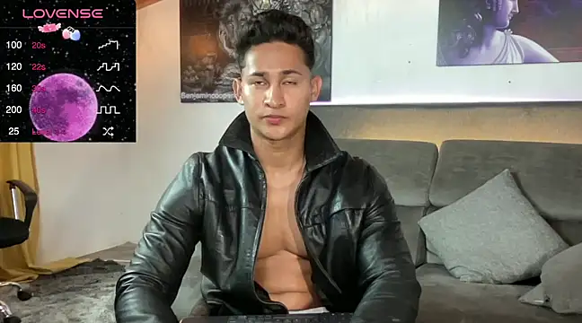 Snapshot of BenjaminCooperk chatting on 03/15/25, 10:55 BenjaminCooperk online show from 03/15/25, 10:55