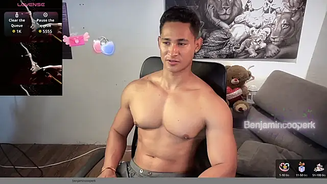 Snapshot of BenjaminCooperk chatting on 10/26/25, 07:53 BenjaminCooperk online show from 10/26/25, 07:53