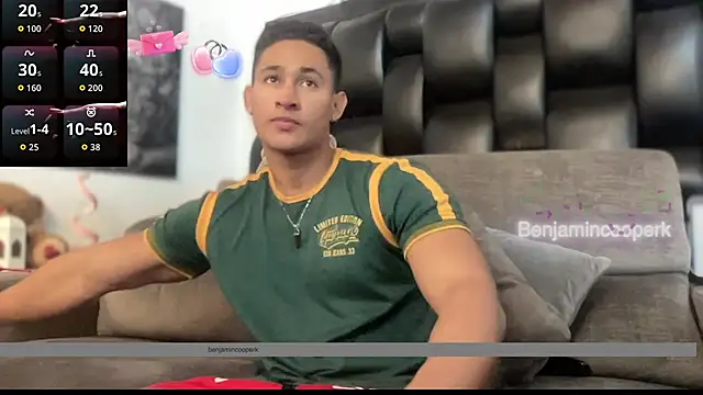 Snapshot of BenjaminCooperk chatting on 11/17/25, 05:35 BenjaminCooperk online show from 11/17/25, 05:35