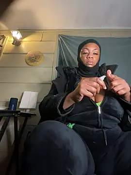 Snapshot of AlexaTheSlut chatting on 02/13/25, 08:27 AlexaTheSlut online show from 02/13/25, 08:27