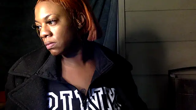 Snapshot of AlexaTheSlut chatting on 11/05/25, 04:56 AlexaTheSlut online show from 11/05/25, 04:56