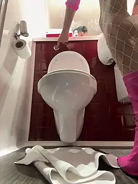 Snapshot of Yasmincd1 chatting on 03/04/26, 01:33 Yasmincd1 online show from 03/04/26, 01:33