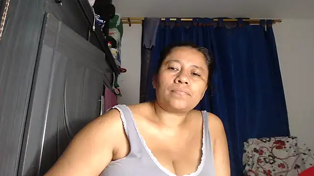 adrixxx38 online show from 04/03/26, 07:39