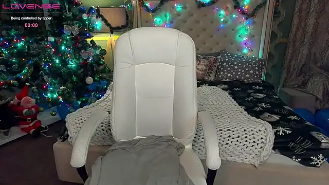 Snapshot of VinnaSky chatting on 12/22/24, 07:52 VinnaSky online show from 12/22/24, 07:52