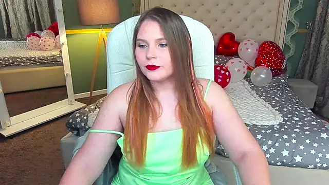 Snapshot of VinnaSky chatting on 02/12/25, 07:56 VinnaSky online show from 02/12/25, 07:56