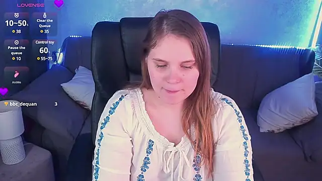 Snapshot of VinnaSky chatting on 03/14/25, 05:02 VinnaSky online show from 03/14/25, 05:02