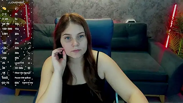 Snapshot of VinnaSky chatting on 11/24/25, 07:52 VinnaSky online show from 11/24/25, 07:52