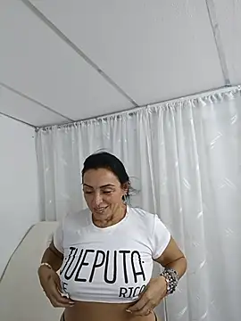 zullyxhot online show from 06/06/26, 10:03