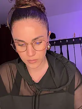 Clara-xoxo online show from 03/04/25, 08:27