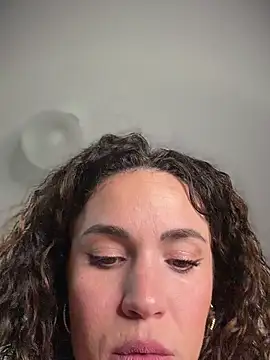 Clara-xoxo online show from 02/10/26, 02:21