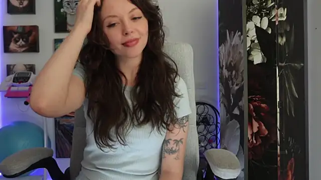 Snapshot of makiyahbelle chatting on 01/05/25, 09:37 makiyahbelle online show from 01/05/25, 09:37