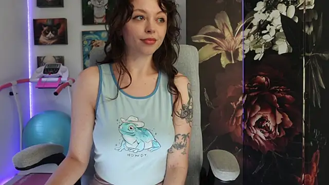 Snapshot of makiyahbelle chatting on 02/11/25, 08:05 makiyahbelle online show from 02/11/25, 08:05