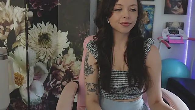 Snapshot of makiyahbelle chatting on 11/28/25, 07:55 makiyahbelle online show from 11/28/25, 07:55