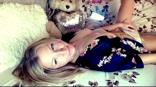 mimmi  online show from 01/26/25, 01:52