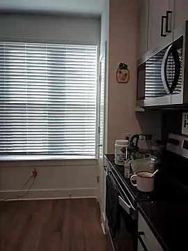 Snapshot of HollyTattoo chatting on 12/06/24, 02:28 HollyTattoo online show from 12/06/24, 02:28