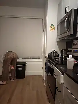 Snapshot of HollyTattoo chatting on 12/17/24, 10:55 HollyTattoo online show from 12/17/24, 10:55