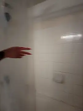 Snapshot of HollyTattoo chatting on 09/25/25, 11:47 HollyTattoo online show from 09/25/25, 11:47