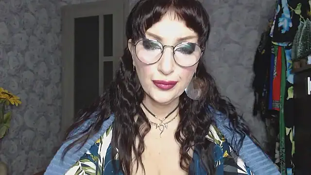 Aziza1 online show from 11/18/25, 08:35