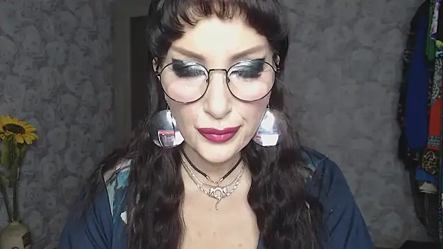 Aziza1 online show from 12/17/25, 12:00