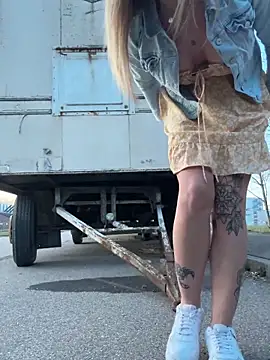 Etwas neugierig online show from 03/20/25, 05:36