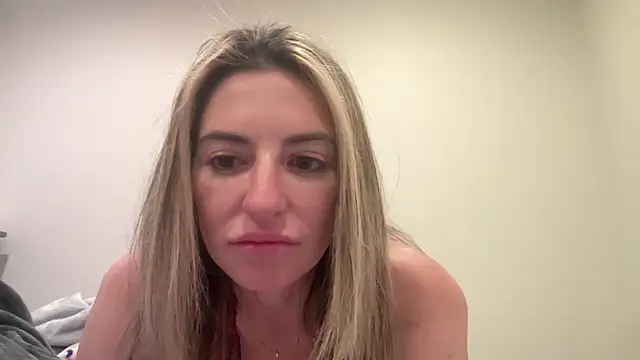 Snapshot of AmandaStarryNight chatting on 02/15/25, 01:10 AmandaStarryNight online show from 02/15/25, 01:10