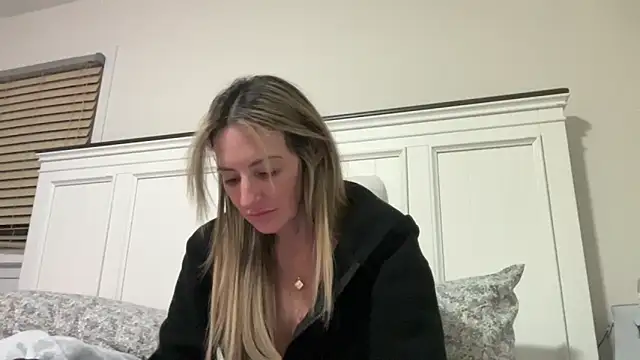 Snapshot of AmandaStarryNight chatting on 02/17/26, 03:47 AmandaStarryNight online show from 02/17/26, 03:47