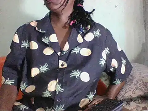 Snapshot of Hamie_sexy chatting on 02/19/25, 03:16 Hamie sexy online show from 02/19/25, 03:16