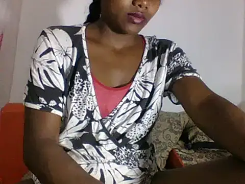Snapshot of Hamie_sexy chatting on 03/10/25, 08:04 Hamie sexy online show from 03/10/25, 08:04