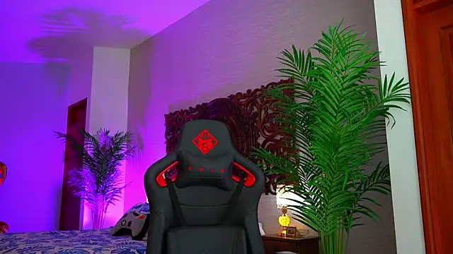 ambarEvans online show from 12/01/24, 08:09