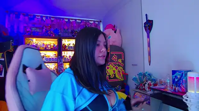 ambarEvans online show from 04/18/26, 07:58