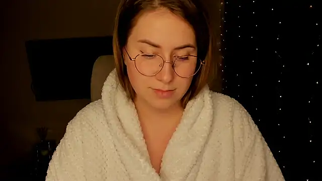 SeasonalSomeone online show from 12/06/24, 02:38