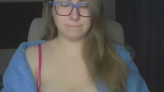 SeasonalSomeone online show from 03/25/26, 05:02