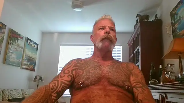 Snapshot of njdbear chatting on 11/01/25, 09:17 njdbear online show from 11/01/25, 09:17