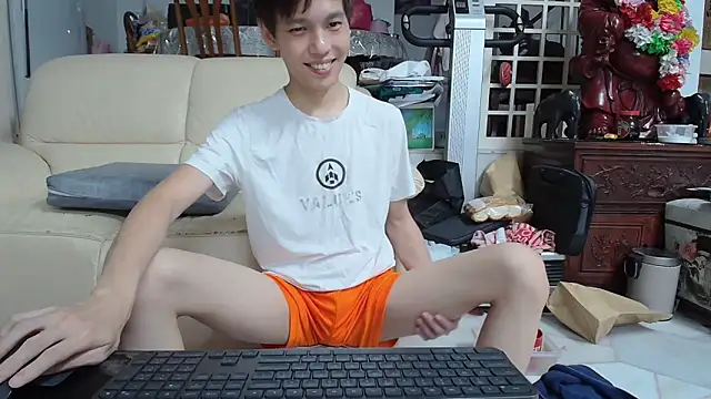 Snapshot of andrewooi chatting on 12/31/24, 01:41 andrewooi online show from 12/31/24, 01:41