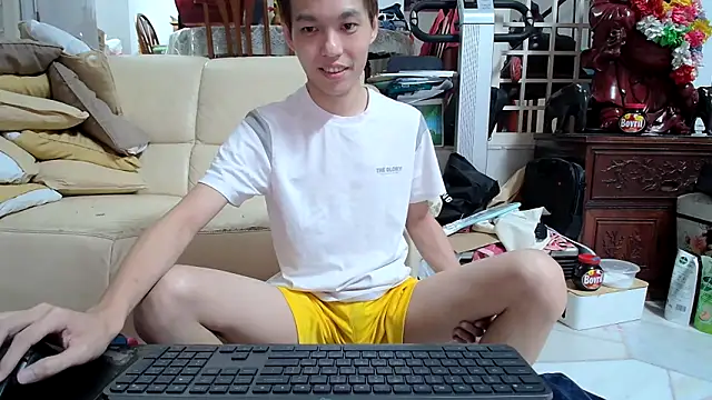 Snapshot of andrewooi chatting on 02/19/25, 07:48 andrewooi online show from 02/19/25, 07:48