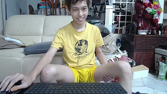 Snapshot of andrewooi chatting on 03/23/25, 05:54 andrewooi online show from 03/23/25, 05:54