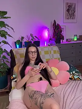 Trixie-Tainted online show from 03/05/25, 01:06