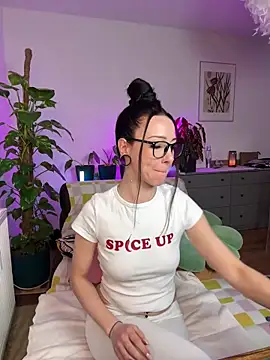 Trixie-Tainted online show from 03/15/25, 01:40