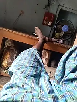 Snapshot of rohanhotguy chatting on 11/27/25, 10:06 rohanhotguy online show from 11/27/25, 10:06