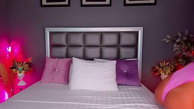 Snapshot of Rachel_Quinn_ chatting on 10/15/25, 03:39 Rachel Quinn online show from 10/15/25, 03:39