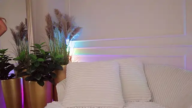 Rachel Quinn  online show from 03/26/26, 04:51