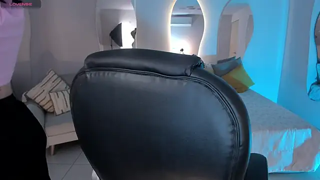 MorganHicks online show from 02/11/25, 06:44