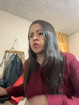 Snapshot of latinfemale chatting on 04/27/26, 07:56 latinfemale online show from 04/27/26, 07:56