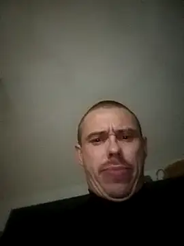 Snapshot of Pavelbure77 chatting on 01/04/25, 02:14 Pavelbure77 online show from 01/04/25, 02:14