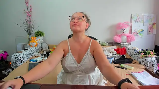 Snapshot of IamYourNarcotic chatting on 06/04/26, 01:17 IamYourNarcotic online show from 06/04/26, 01:17