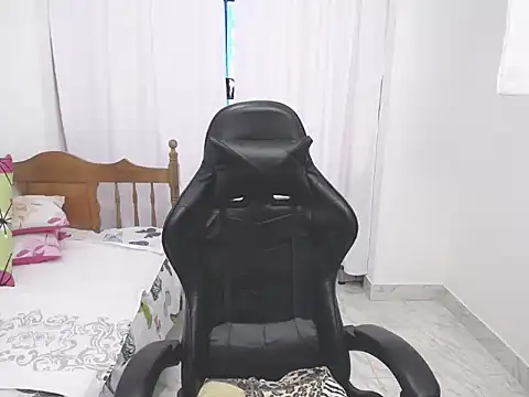 yeslluisa online show from 11/02/25, 03:58