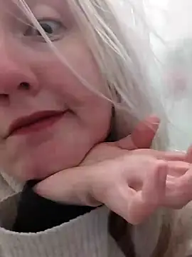 Snapshot of Mllesha74000 chatting on 12/27/24, 12:45 Mllesha74000 online show from 12/27/24, 12:45