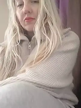 Snapshot of Mllesha74000 chatting on 01/12/25, 12:23 Mllesha74000 online show from 01/12/25, 12:23