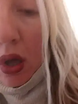 Snapshot of Mllesha74000 chatting on 02/14/25, 03:47 Mllesha74000 online show from 02/14/25, 03:47